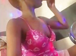 YoungPretty Jamaican Gurl Play With Pussy