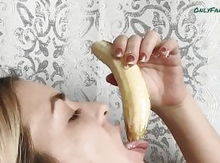 Sucking your ... Banana