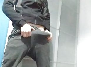 ????????????????????????Te Enseño Mi Platano Duro Dentro Del Pantalon Y Me Masturbo En el Dormitorio De Mi Amigo