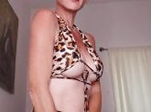 Pussy Peek a Boo in Leopard