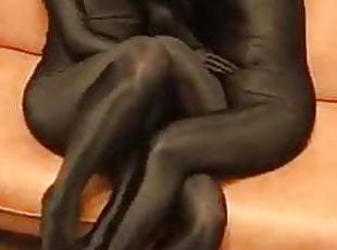 2 Zentai Girls