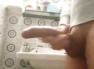 Hot latin man masturbate big cock big dick polla grande en el baño verga grande