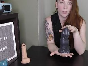 Lily O'Riley Reviewing Medium Apollo by Bad Dragon (SFW)