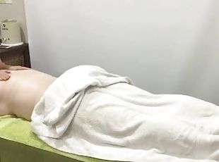 hot pretty bbw getting deep relaxing body massage at spa U010