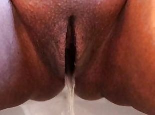 Ebony Queen Pissing Up Close