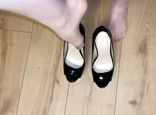 Sexy Nylon Feet Slipping into Cummy High Heels