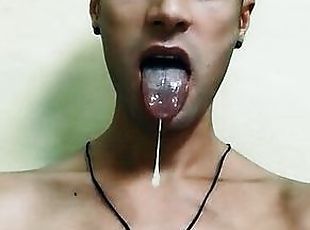 Twink tongue spit