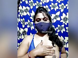 Today Exclusive- Desi Bhabhi Showing Boobs And Pussy