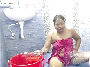 Sexy lady bath show