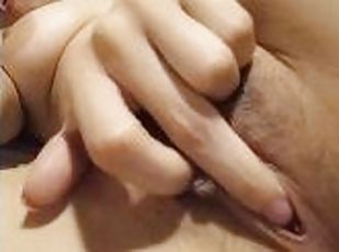 I need a big cock to fill my tight pussy, my fingers are not enough anymore