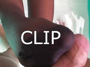 CLIP WET PANTYHOSE