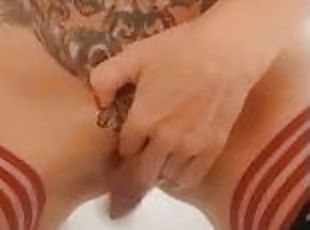 Huge Labia Close Up Pee